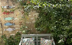 Petit Patio - 2 Chambres - Centre Ville - Climatisation